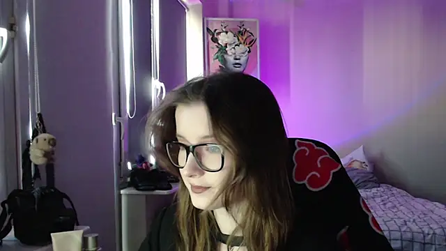 Snapshot of LunaXcherry chatting on April 20, 4:43 pm LunaXcherry online show from April 20, 4:43 pm