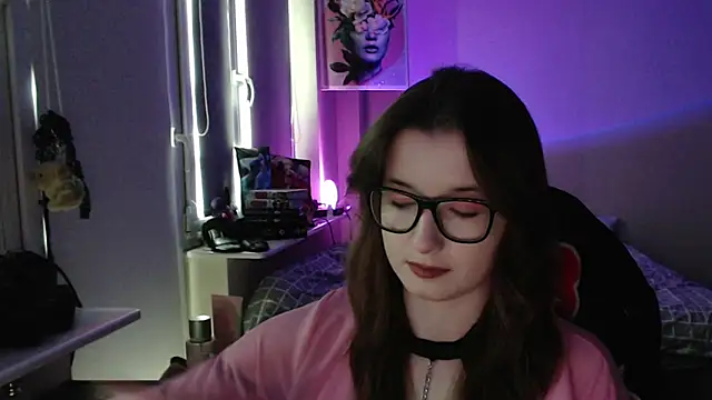 Snapshot of LunaXcherry chatting on April 28, 4:45 pm LunaXcherry online show from April 28, 4:45 pm