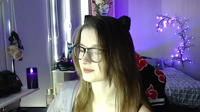 Snapshot of LunaXcherry chatting on April 29, 4:44 pm LunaXcherry online show from April 29, 4:44 pm