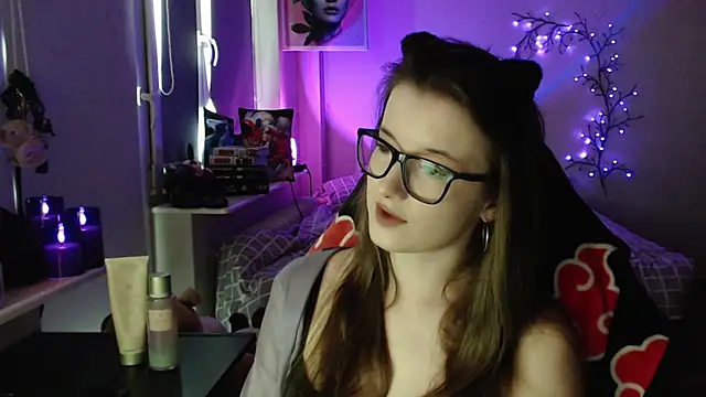 Snapshot of LunaXcherry chatting on April 30, 5:08 pm LunaXcherry online show from April 30, 5:08 pm