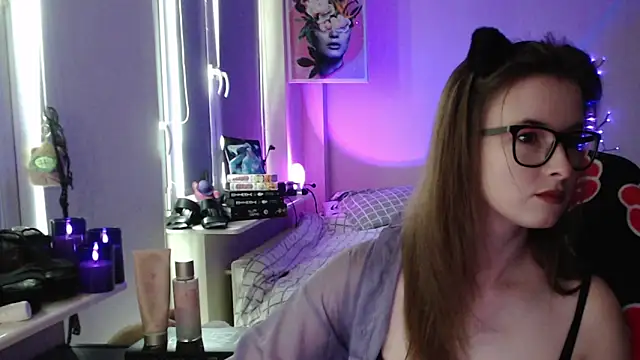 Snapshot of LunaXcherry chatting on May 7, 4:34 pm LunaXcherry online show from May 7, 4:34 pm