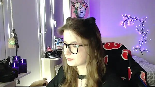 Snapshot of LunaXcherry chatting on May 9, 11:15 am LunaXcherry online show from May 9, 11:15 am