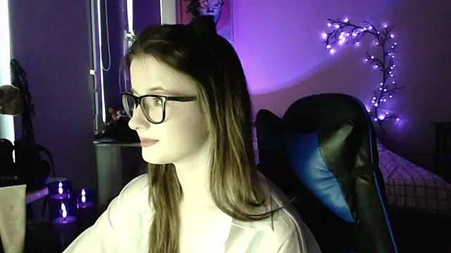 Snapshot of LunaXcherry chatting on May 14, 6:15 pm LunaXcherry online show from May 14, 6:15 pm
