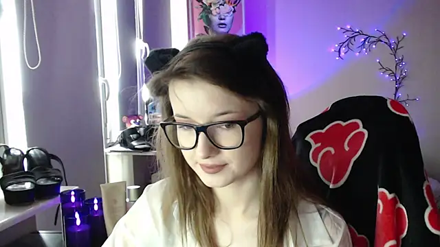 Snapshot of LunaXcherry chatting on May 17, 11:06 am LunaXcherry online show from May 17, 11:06 am