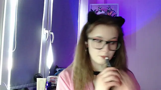 Snapshot of LunaXcherry chatting on May 20, 4:57 pm LunaXcherry online show from May 20, 4:57 pm