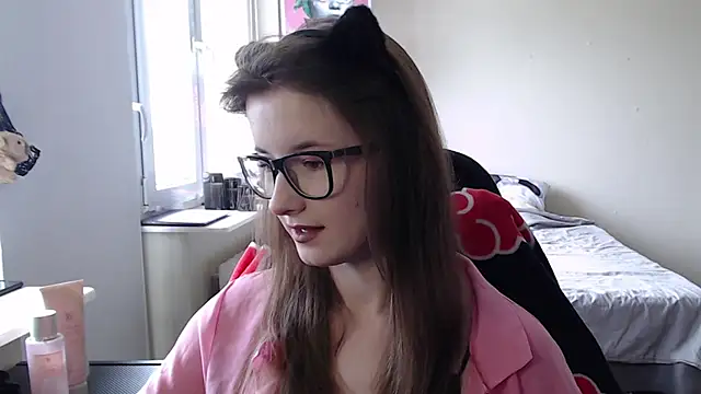 Snapshot of LunaXcherry chatting on June 13, 11:08 am LunaXcherry online show from June 13, 11:08 am