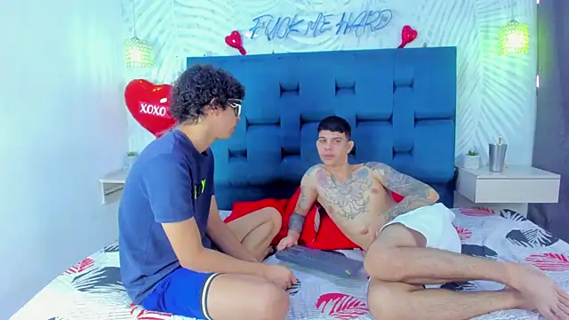 Snapshot of Adventurous_Boys chatting on February 14, 6:26 pm Adventurous Boys online show from February 14, 6:26 pm