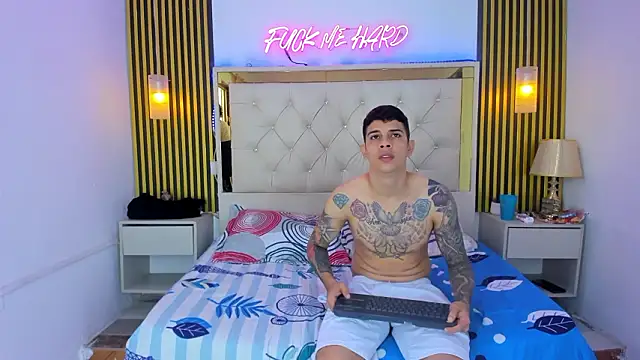 Snapshot of Adventurous_Boys chatting on March 15, 6:03 pm Adventurous Boys online show from March 15, 6:03 pm