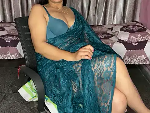 Snapshot of Radhika_4_you chatting on June 3, 2:47 am Radhika 4 you online show from June 3, 2:47 am