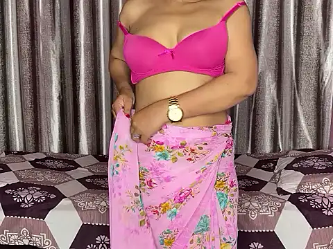 Snapshot of Radhika_4_you chatting on June 9, 3:01 pm Radhika 4 you online show from June 9, 3:01 pm