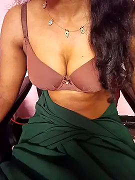 Snapshot of manu_sexy_ chatting on April 20, 7:37 pm manu sexy online show from April 20, 7:37 pm
