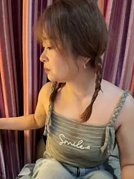 Snapshot of A-cola chatting on March 13, 7:15 am A-cola online show from March 13, 7:15 am