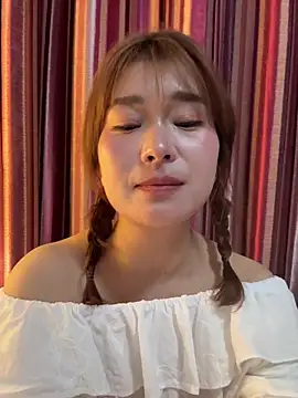 Snapshot of A-cola chatting on March 18, 5:38 pm A-cola online show from March 18, 5:38 pm