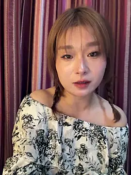 Snapshot of A-cola chatting on March 21, 8:19 am A-cola online show from March 21, 8:19 am