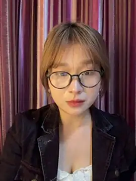 Snapshot of A-cola chatting on March 23, 1:15 pm A-cola online show from March 23, 1:15 pm