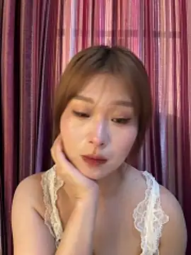 Snapshot of A-cola chatting on March 24, 9:03 am A-cola online show from March 24, 9:03 am