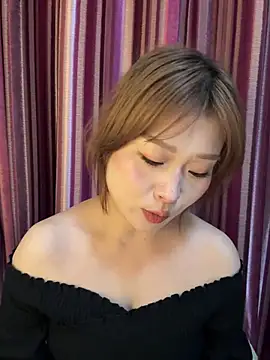 Snapshot of A-cola chatting on March 25, 1:17 pm A-cola online show from March 25, 1:17 pm