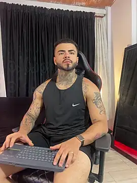 Benjii Carter1 online show from February 26, 4:00 am