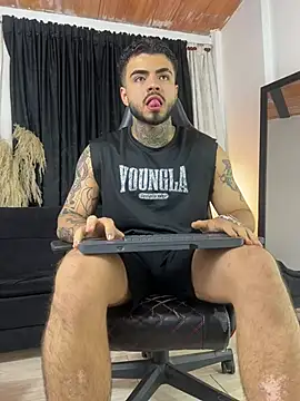 Benjii Carter1 online show from May 20, 1:34 am
