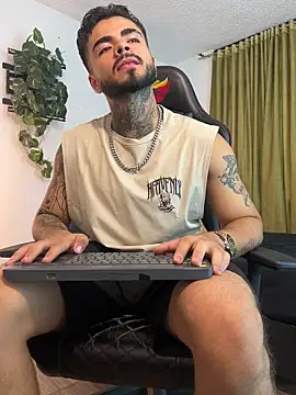 Benjii Carter1 online show from June 14, 9:06 pm