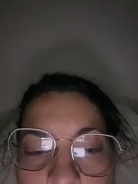 justinahallo online show from February 9, 9:35 am