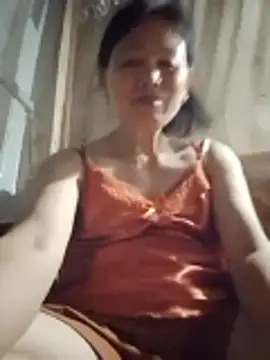 Snapshot of Kiss_love2 chatting on June 3, 2:33 pm Kiss love2 online show from June 3, 2:33 pm