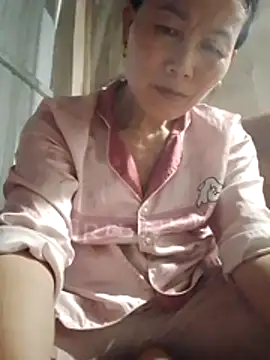 Snapshot of Kiss_love2 chatting on June 6, 8:19 am Kiss love2 online show from June 6, 8:19 am