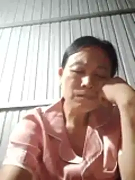 Snapshot of Kiss_love2 chatting on June 13, 7:39 am Kiss love2 online show from June 13, 7:39 am