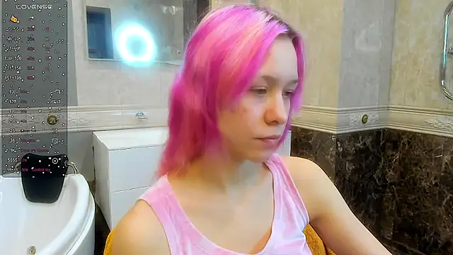 Snapshot of EmilyTrase chatting on March 29, 1:05 am EmilyTrase online show from March 29, 1:05 am