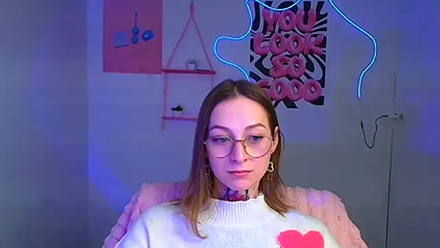 Esmi Winter online show from February 22, 6:24 am