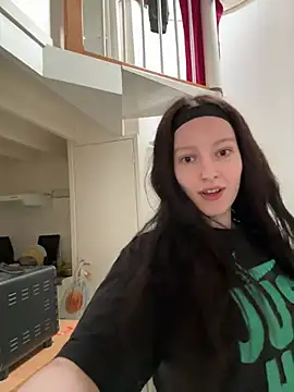 Mis-Elisa96 online show from March 10, 4:45 pm