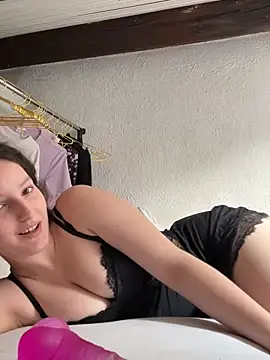 Mis-Elisa96 online show from May 31, 8:10 am