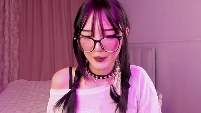 Snapshot of ariyastar chatting on April 6, 2:40 pm ariyastar online show from April 6, 2:40 pm