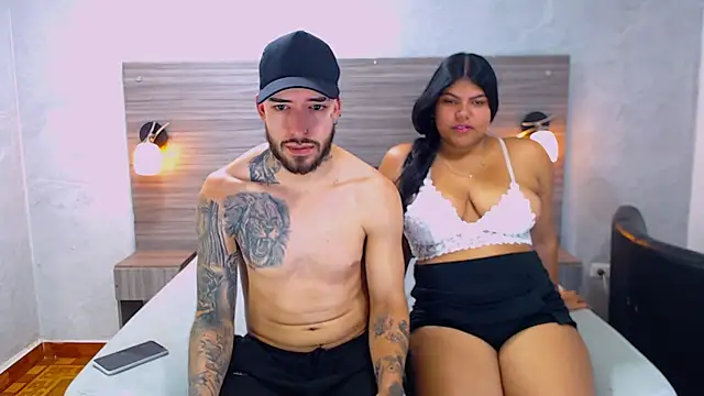 Paulina And Tayron online show from February 10, 7:40 pm