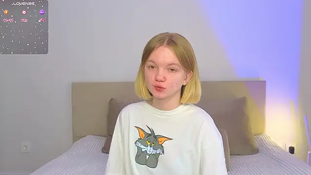 Snapshot of StellaBunny chatting on March 19, 4:05 am StellaBunny online show from March 19, 4:05 am