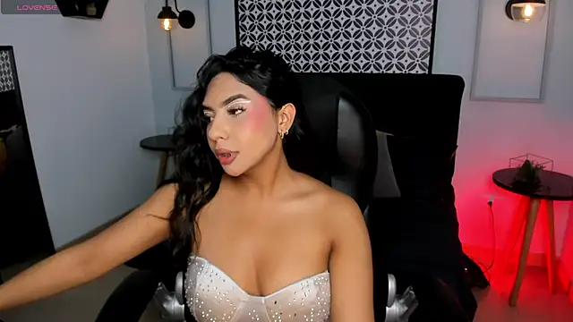 Lola 12  online show from March 6, 12:56 pm