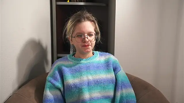 JuleeAndrea online show from February 11, 4:39 am