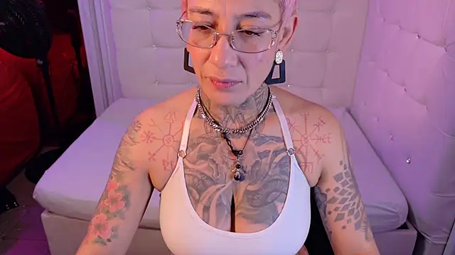 Snapshot of Everlyn_sexx chatting on February 20, 11:54 am Everlyn sexx online show from February 20, 11:54 am