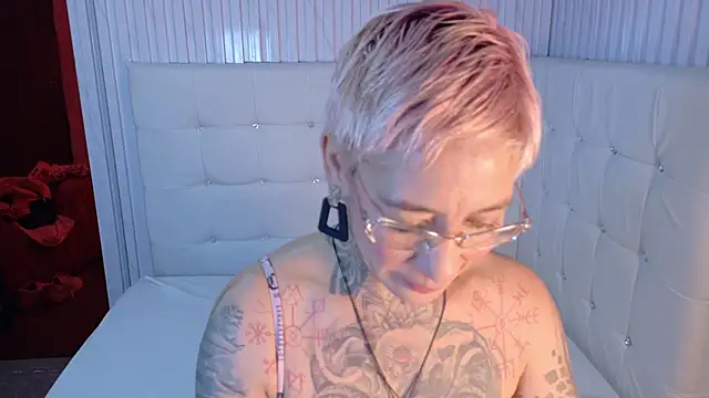 Snapshot of Everlyn_sexx chatting on March 1, 3:36 pm Everlyn sexx online show from March 1, 3:36 pm