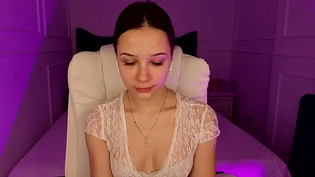 baby brunettee  online show from March 23, 8:07 am