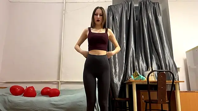 VickieKush online show from February 24, 4:05 pm