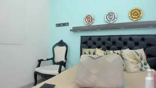 Snapshot of Sexy_ebony_1 chatting on March 18, 11:13 am Sexy ebony 1 online show from March 18, 11:13 am