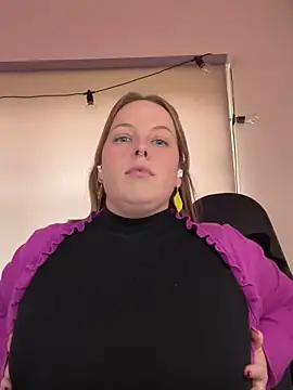 justbetweenus2 online show from February 10, 1:04 pm