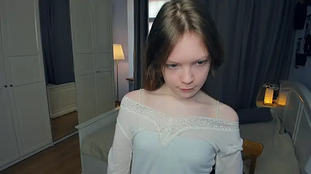 LavenderMitten online show from March 16, 5:44 am