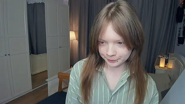 LavenderMitten online show from March 20, 6:40 am