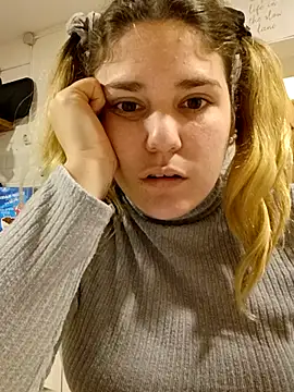 Snapshot of Dulcexpecado chatting on March 2, 10:49 pm Dulcexpecado online show from March 2, 10:49 pm