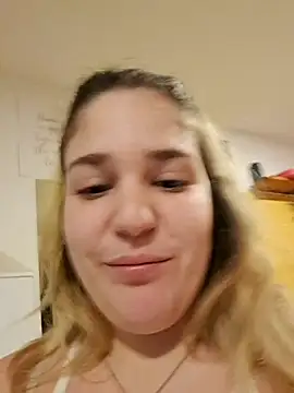 Snapshot of Dulcexpecado chatting on March 5, 11:12 pm Dulcexpecado online show from March 5, 11:12 pm