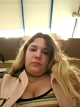 Snapshot of Dulcexpecado chatting on March 23, 4:44 pm Dulcexpecado online show from March 23, 4:44 pm