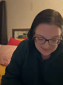 FreaksOffALeash3261 online show from May 25, 4:18 am