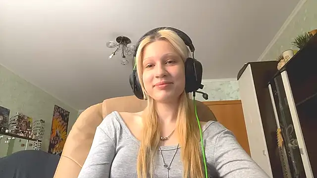 curlingdear online show from February 10, 7:34 am